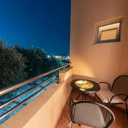 Apartments Villa Egzon Улцинь Экстерьер фото