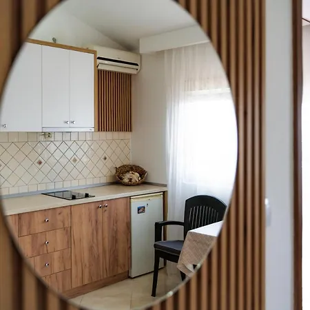 Apartments Villa Egzon Улцинь Экстерьер фото