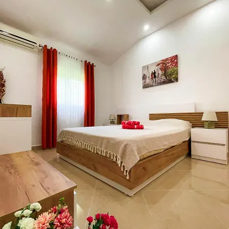 Apartments Villa Egzon Улцинь Экстерьер фото