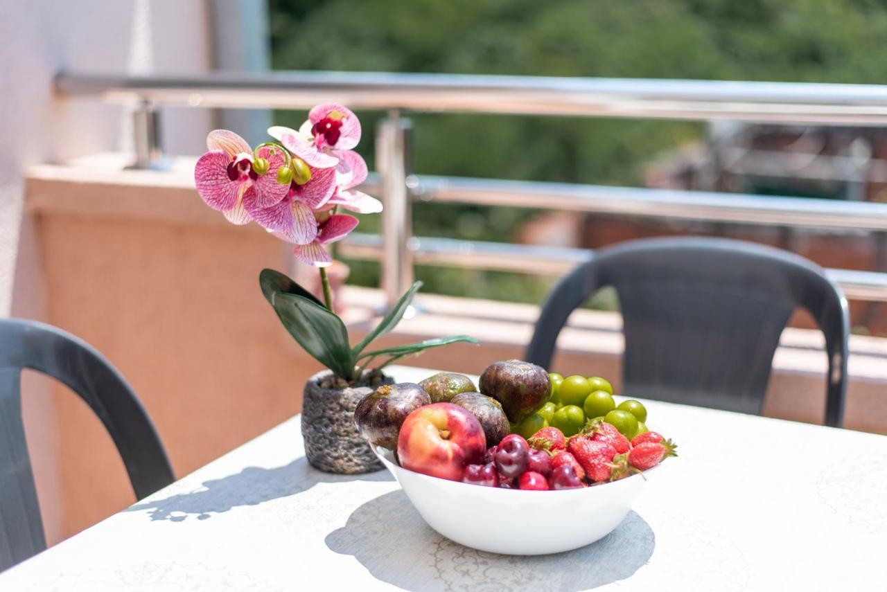 Egzon Apartment